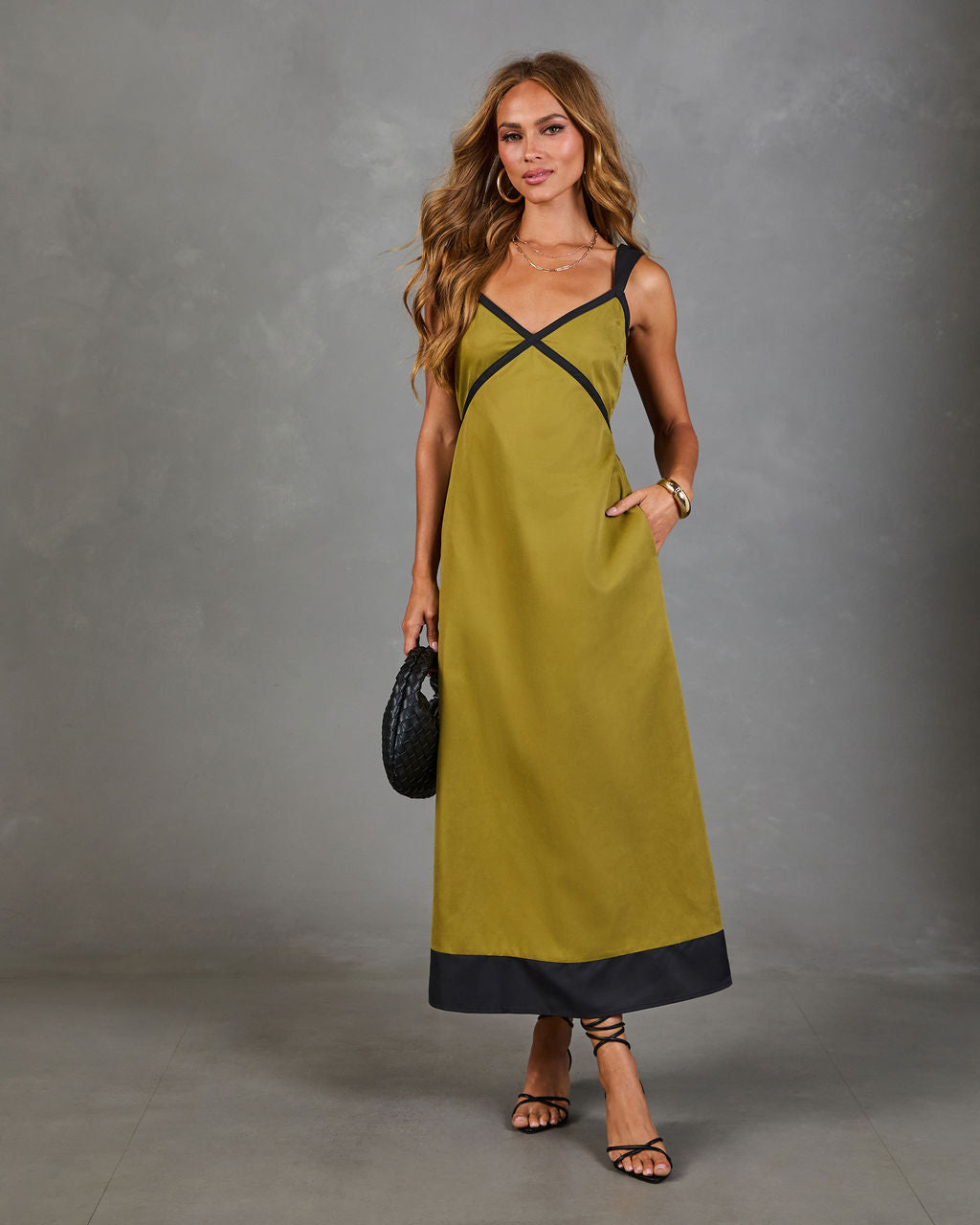 Terra Muse Contrast Trim Maxi Dress
